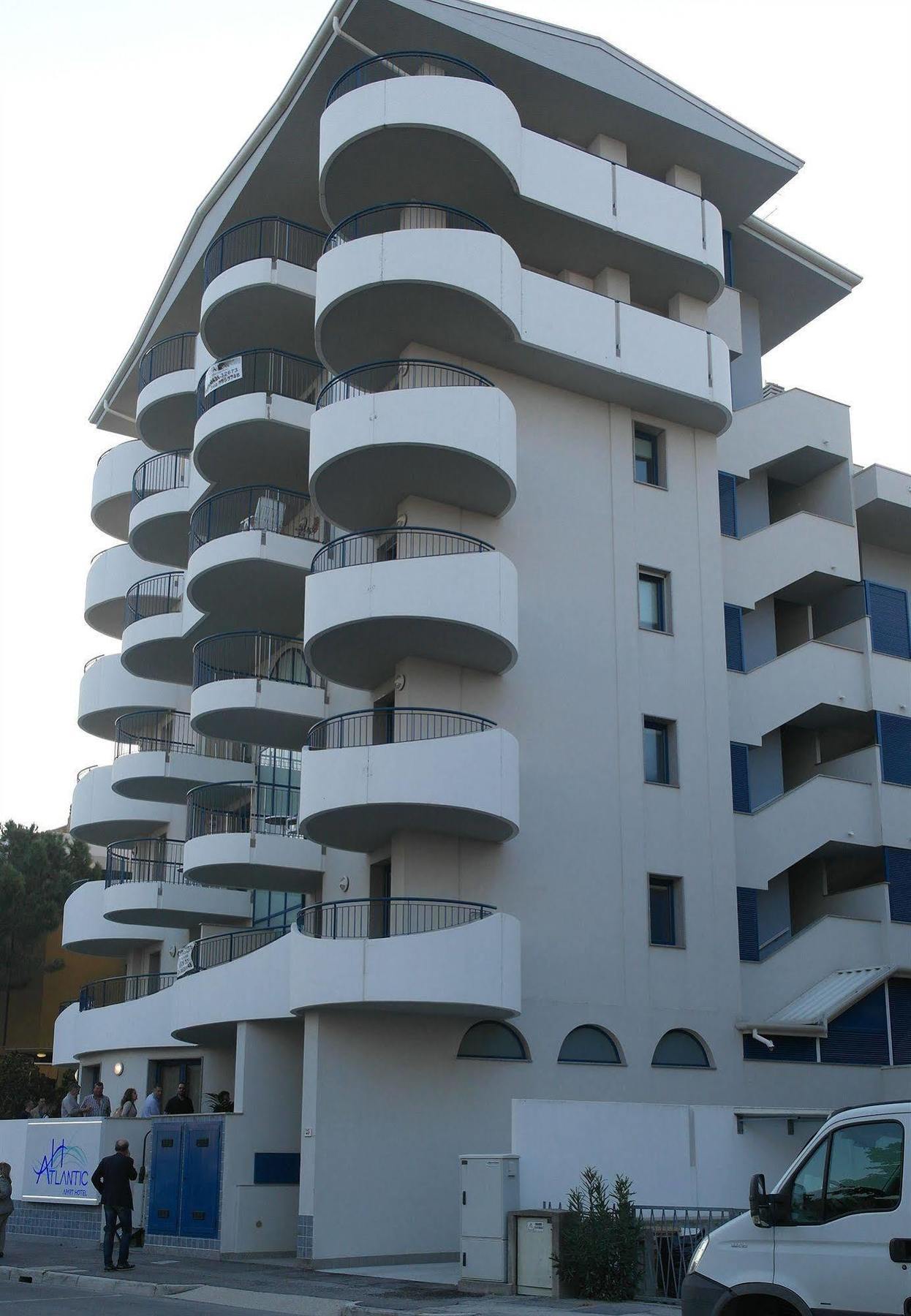 Apart Hotel Atlantic Grado Exteriör bild